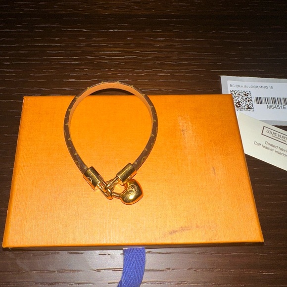 Crazy In Lock Bracelet | Louis Vuitton - Picture 6 of 6